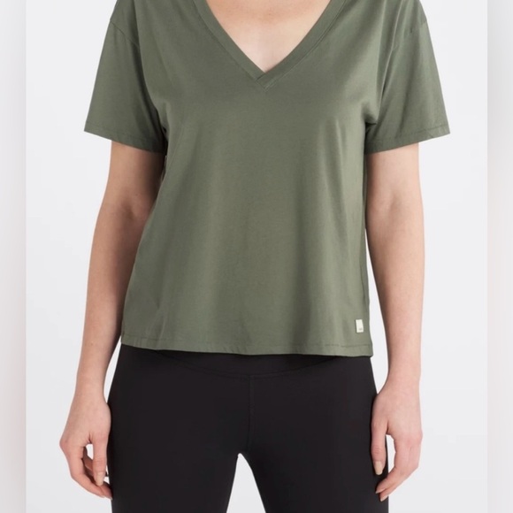 Vuori Women’s Sutton V Neck Tee - Picture 10 of 12